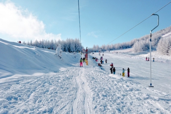 神農(nóng)架滑雪場(chǎng)是真雪嗎？2025-2026神農(nóng)架滑雪場(chǎng)zui新消息